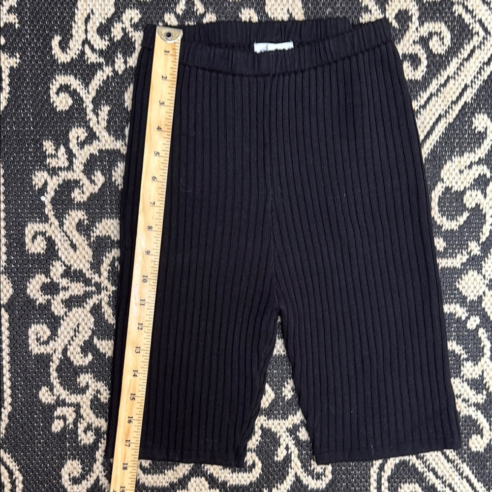 437 CANADA Black Ribbed Knit biker Shorts medium Euc - Picture 5 of 10